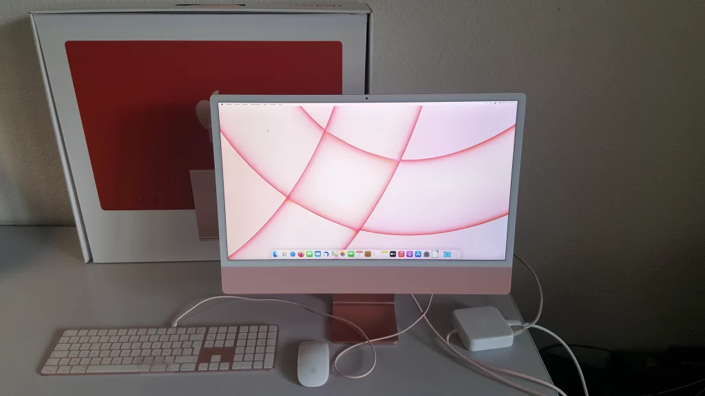 iMac 24" Apple M1 16 Go 1To plan large
